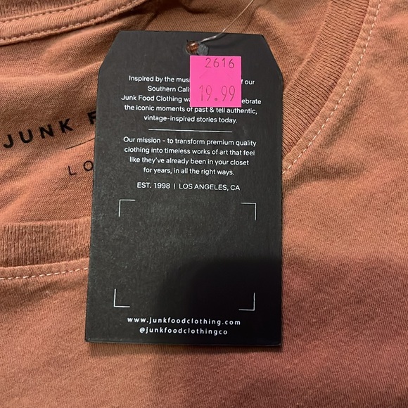 Junk food clothing AC DC 1979 world tour short sleeve T NWT - Picture 4 of 5